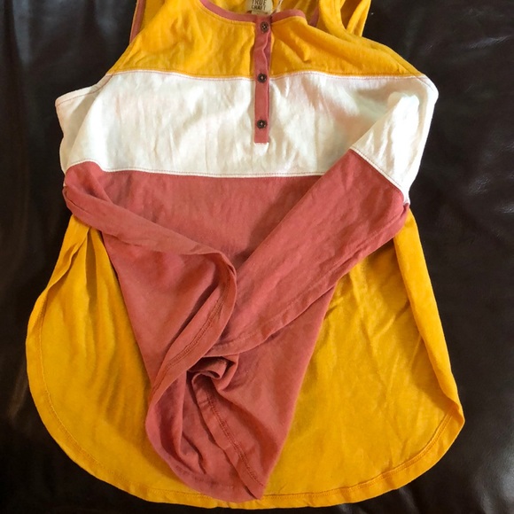 T-shirt tank! - Picture 4 of 4